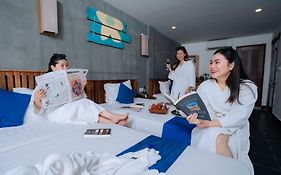 Grand Elevation Hotel